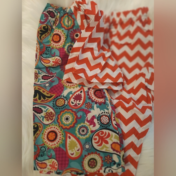 2 Piece Ruffle Boutique Set Girl's Size 5 Paisley & Chevron print - Picture 8 of 8